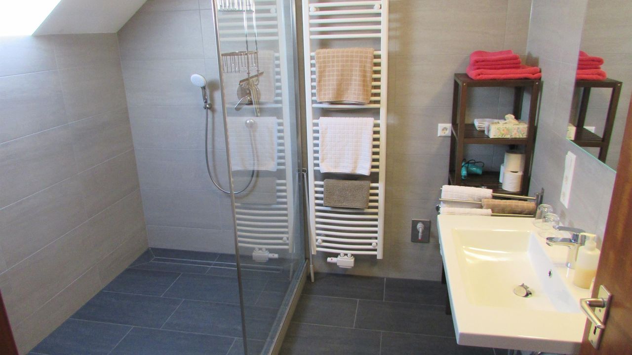 Badezimmer 3-Zi.-App Badezimmer 3-Zi.-App